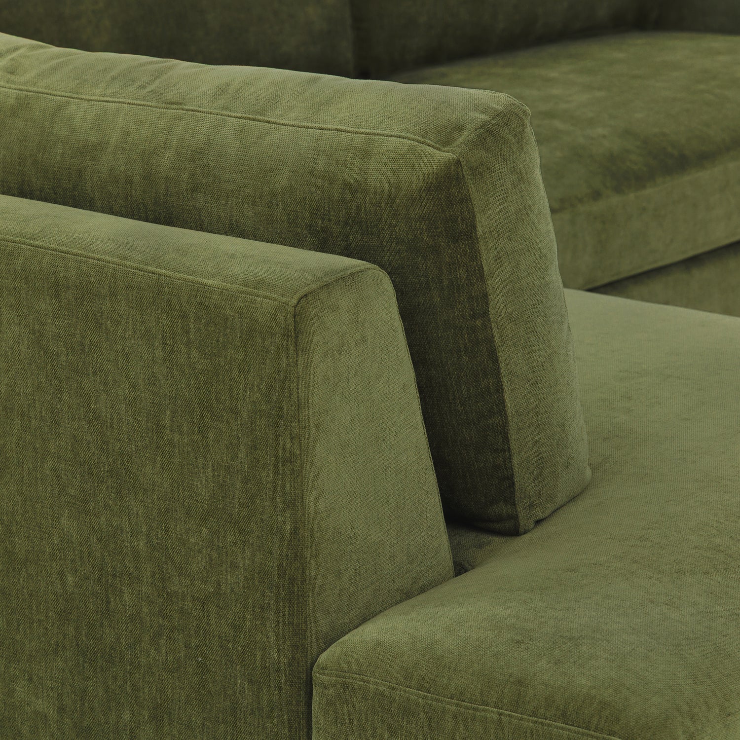 Zyon Left-Facing Bumper Chaise Sectional 