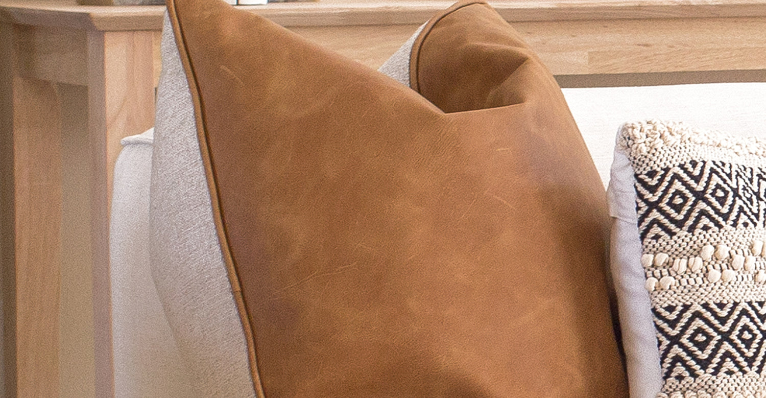 新座店』 POLY  BARK Dobla Throw Pillow in Full-Grain Pure-Aniline Italian  Leather， ＿並行輸入品